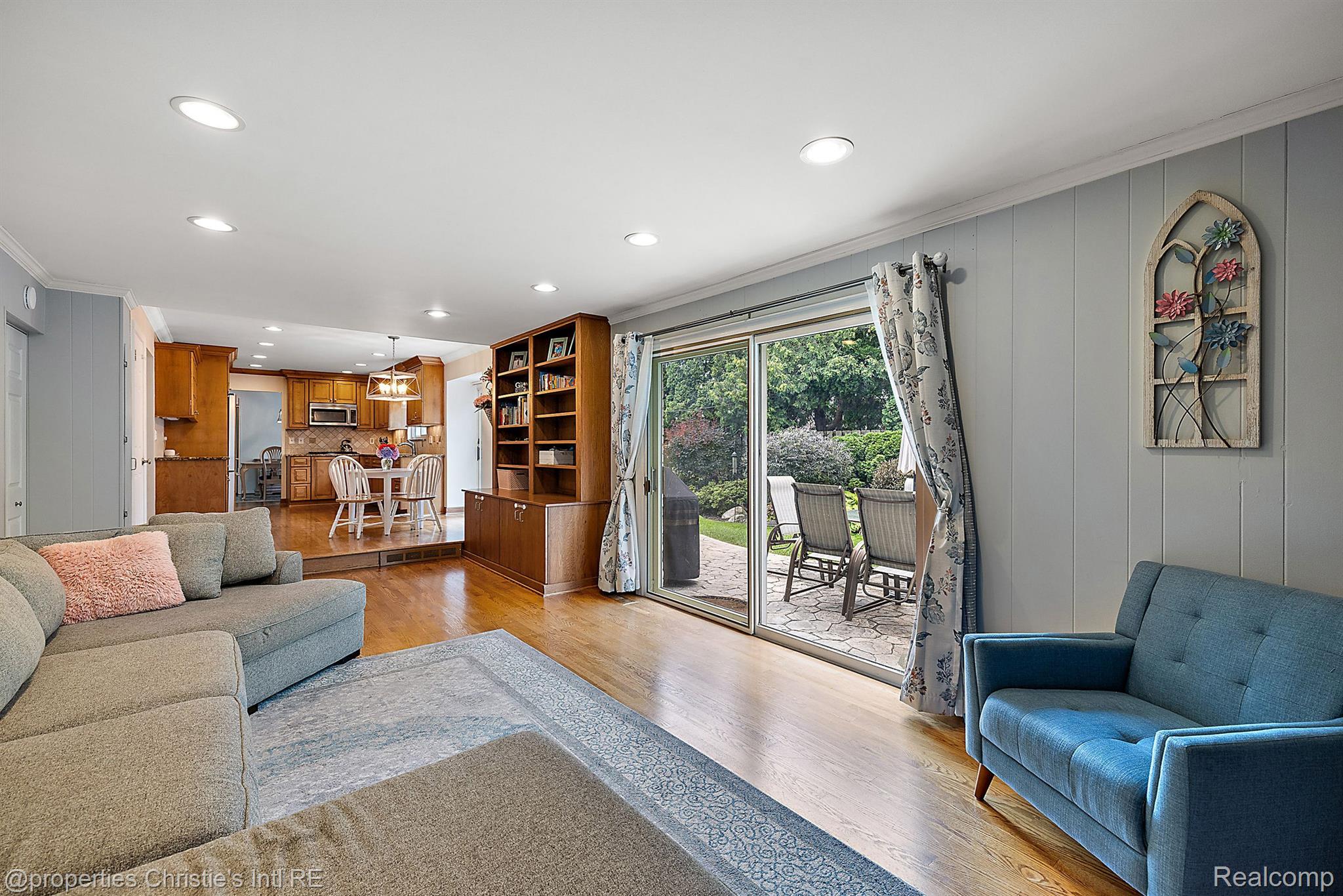 707 N ROSEDALE