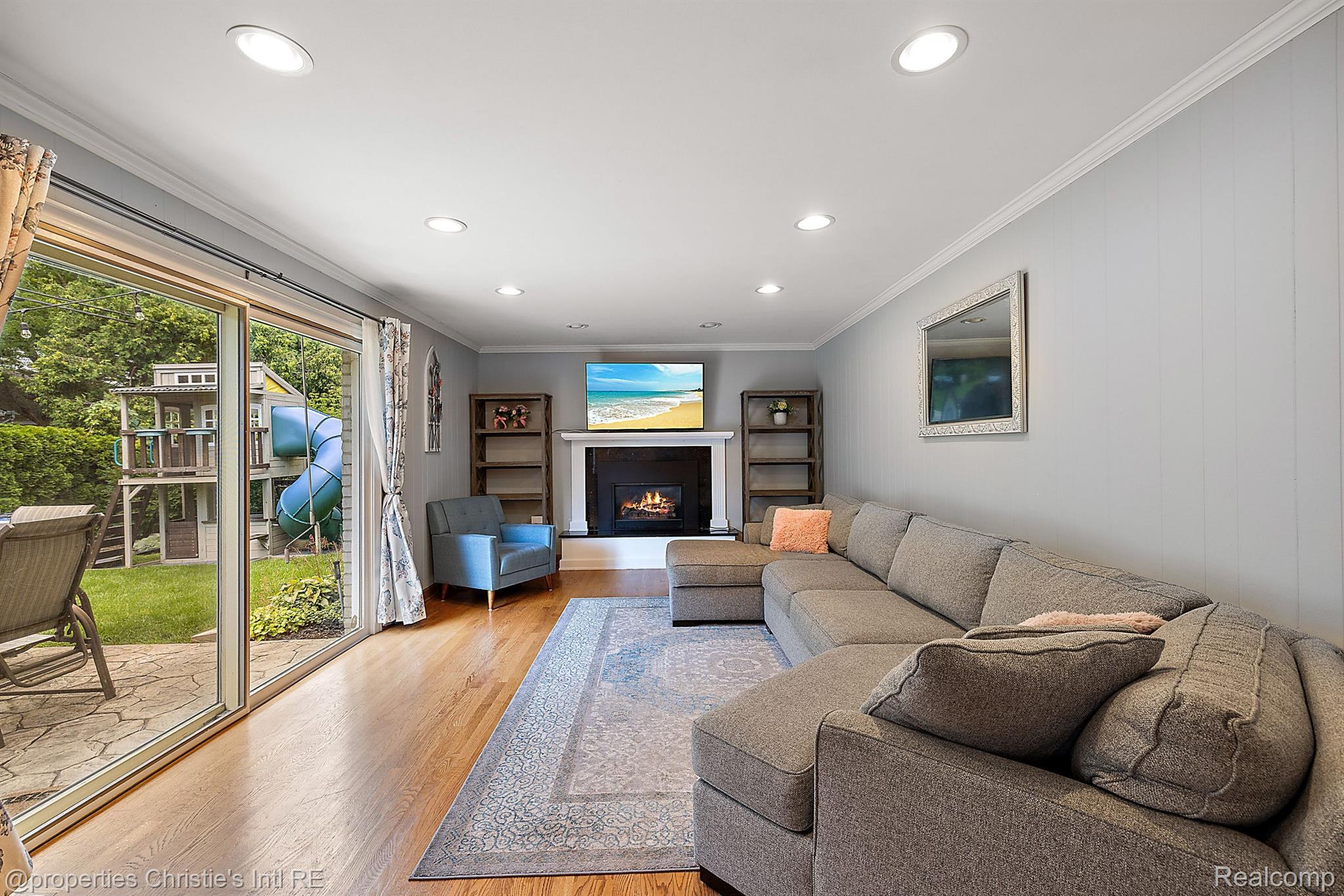707 N ROSEDALE