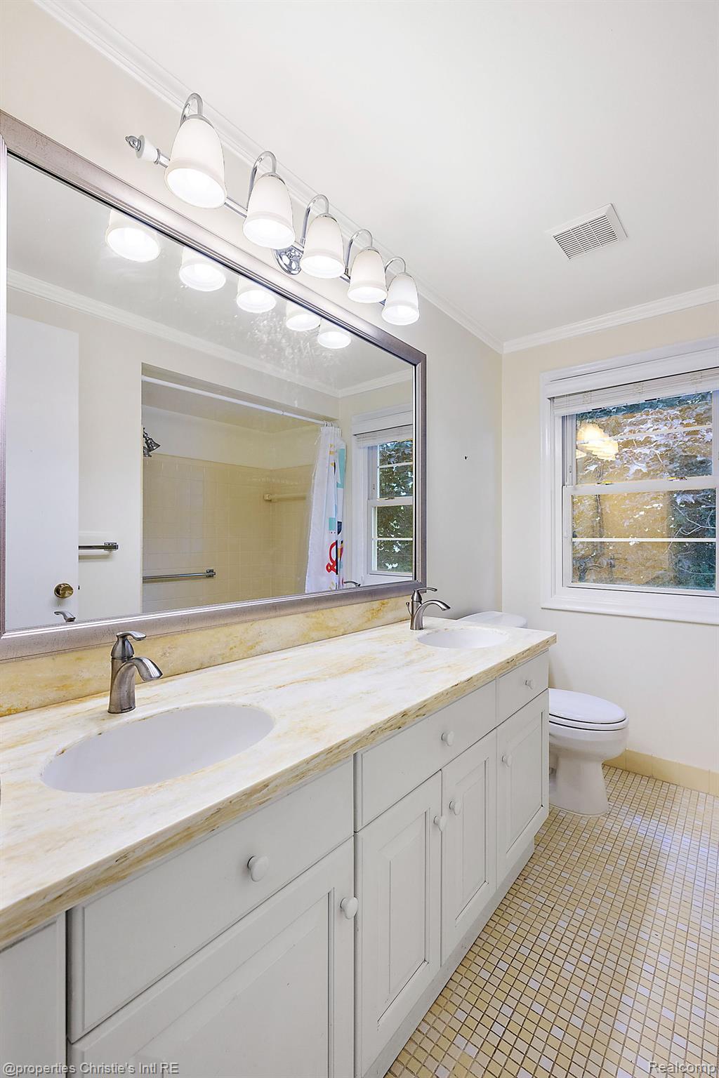 707 N ROSEDALE