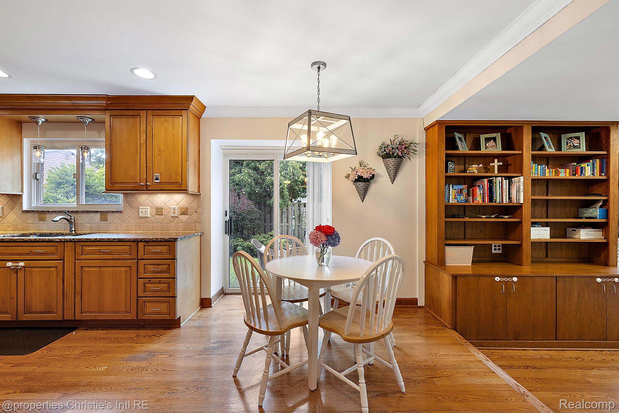 707 N ROSEDALE