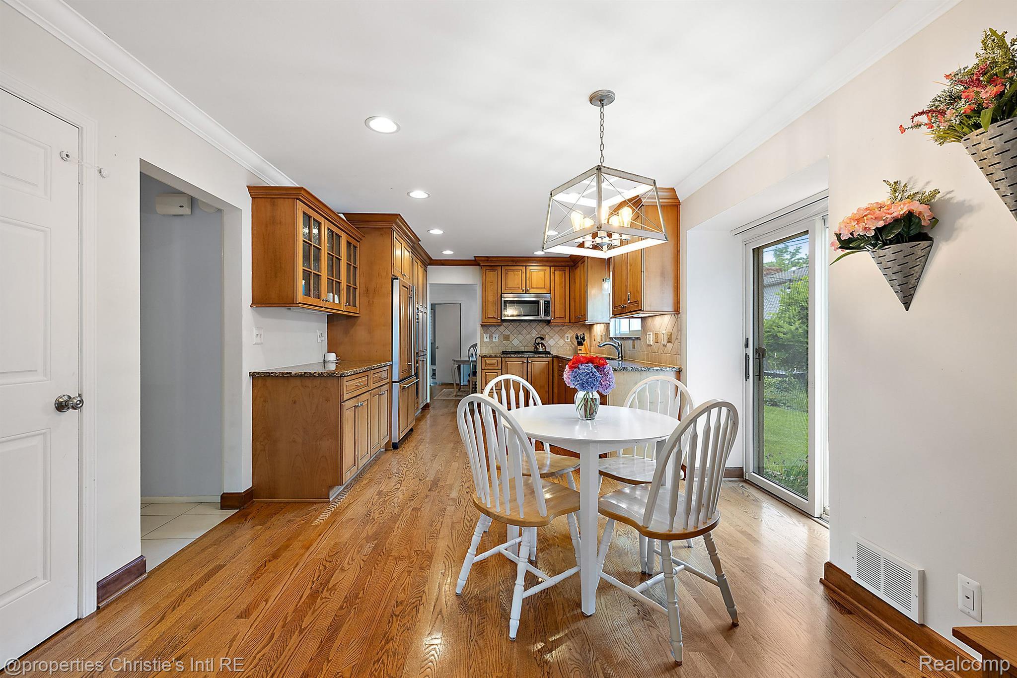 707 N ROSEDALE