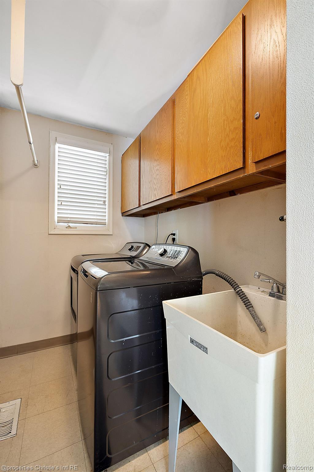 707 N ROSEDALE