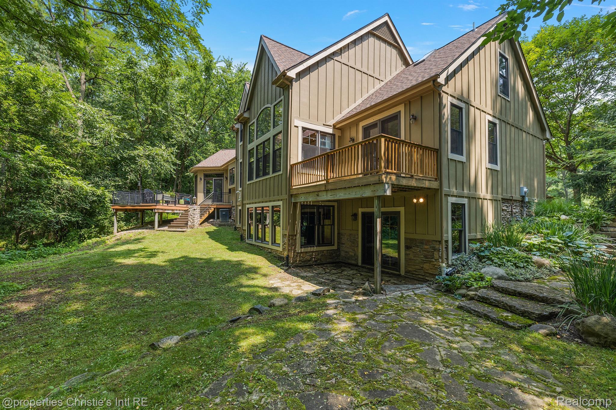 574 UPHILL Road