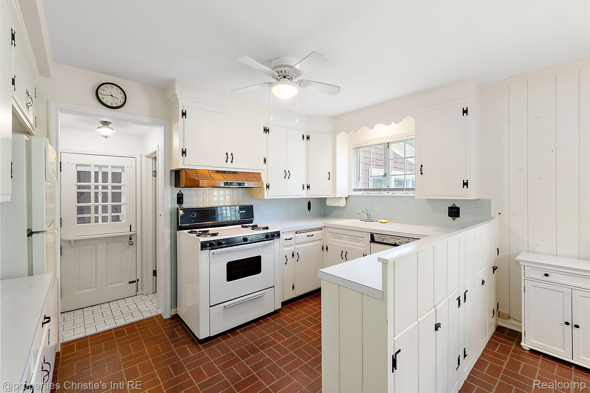 528 SHOREHAM Road