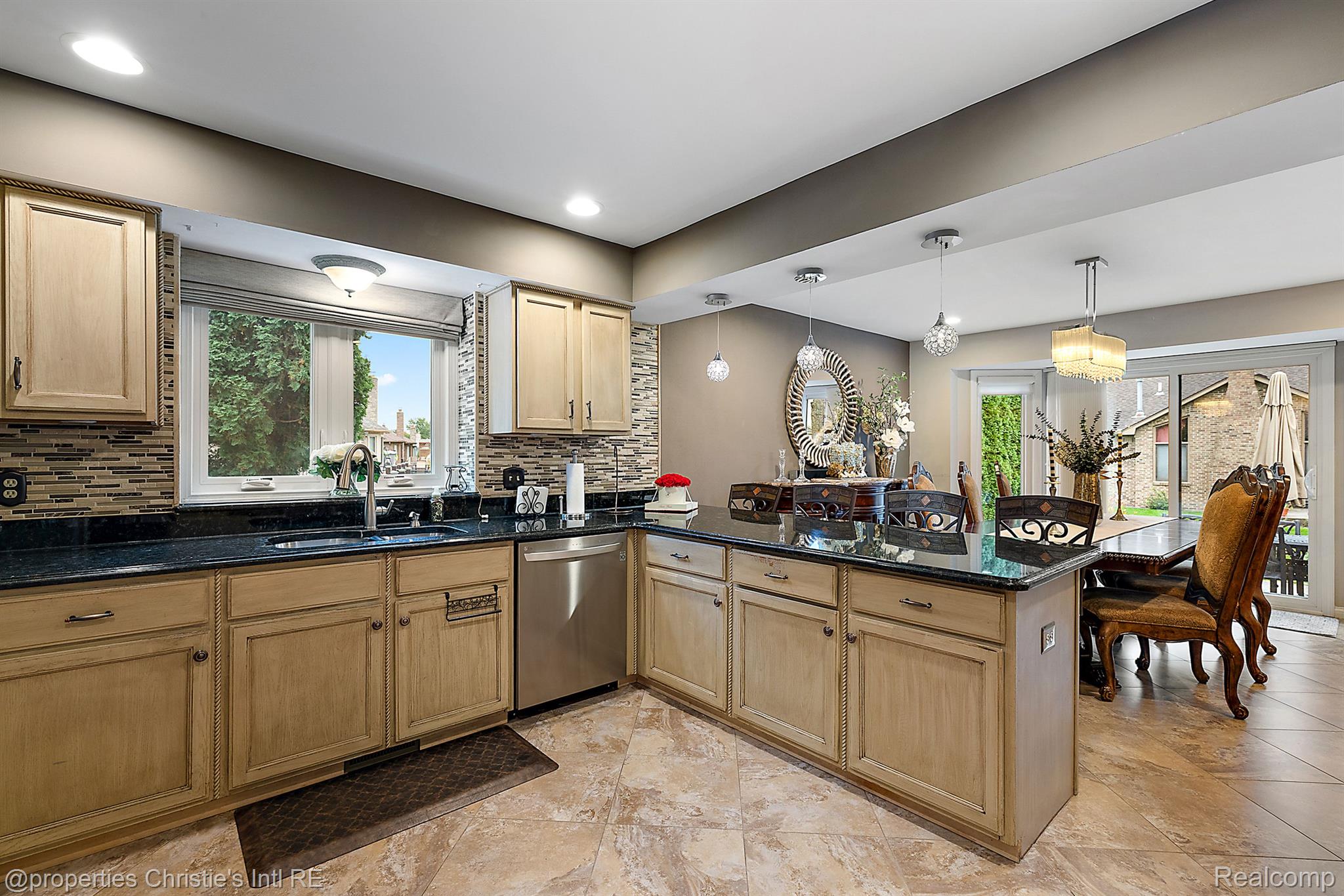 4346 CURRY Drive