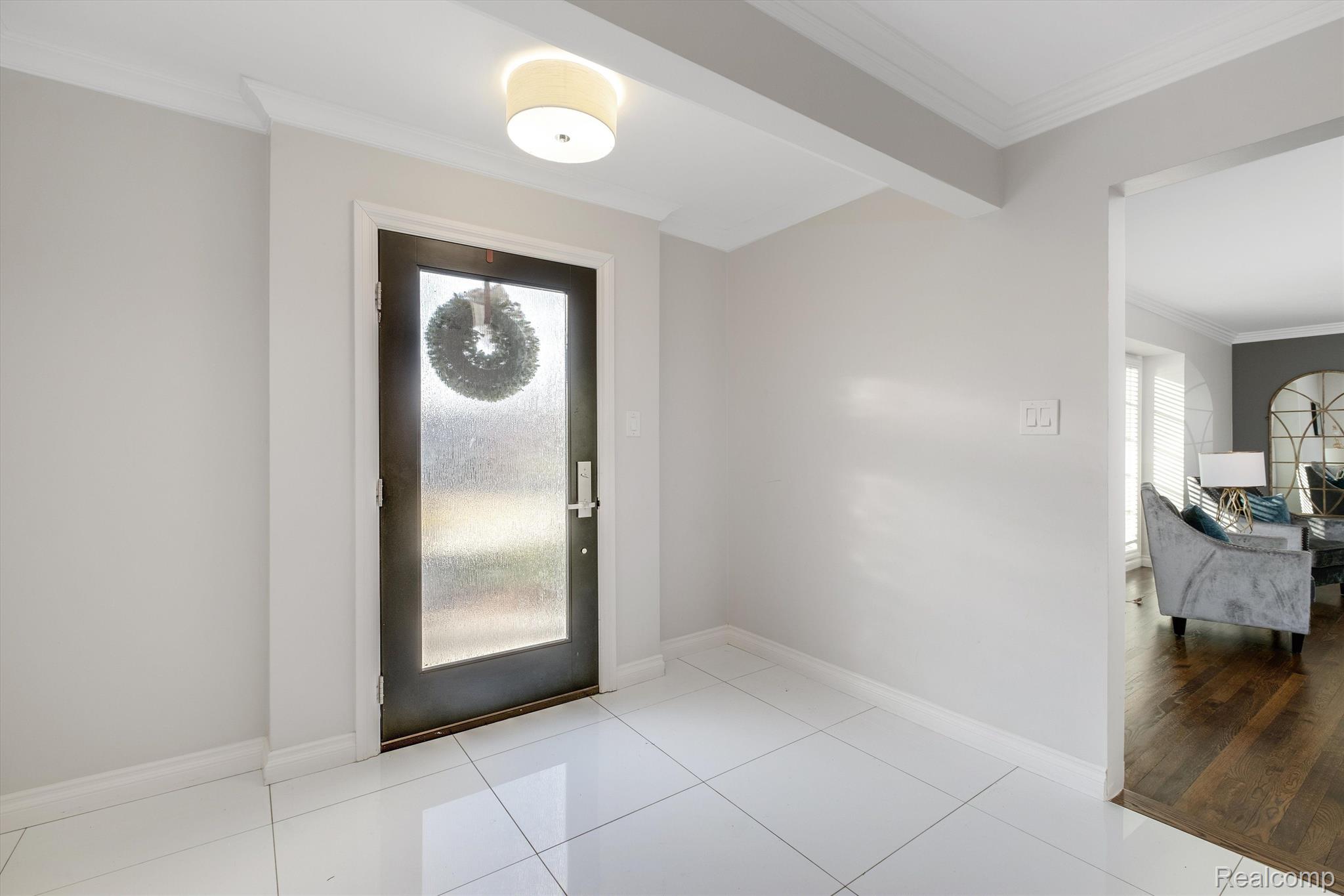 800 SUNNINGDALE Drive