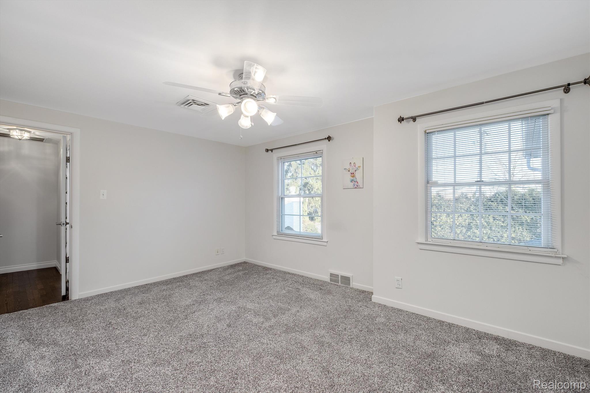 800 SUNNINGDALE Drive