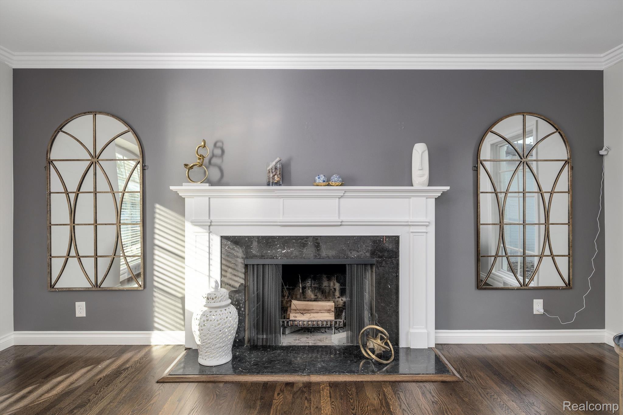 800 SUNNINGDALE Drive