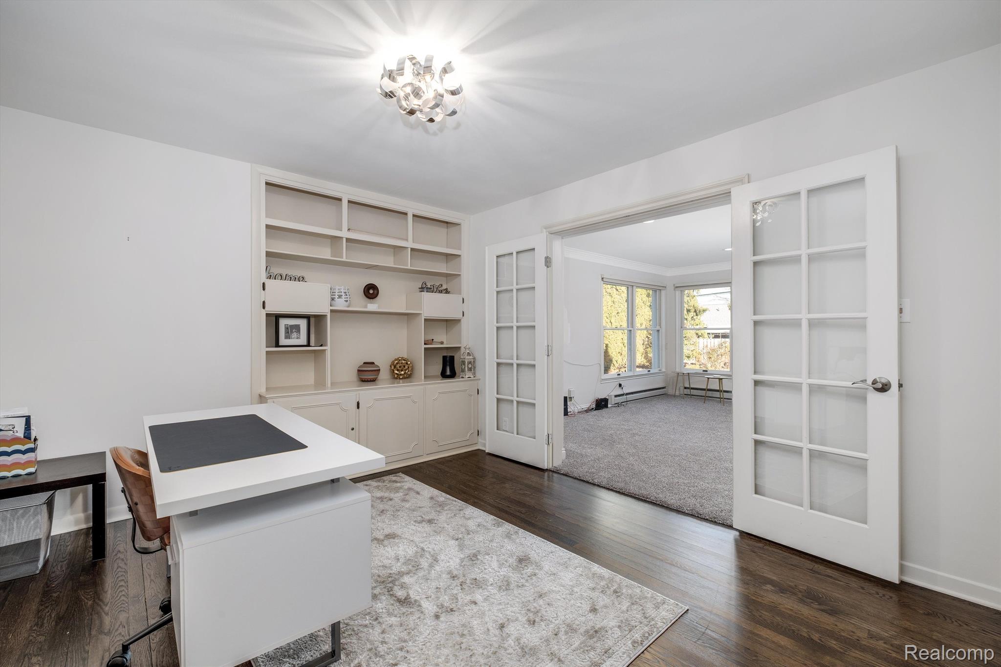 800 SUNNINGDALE Drive