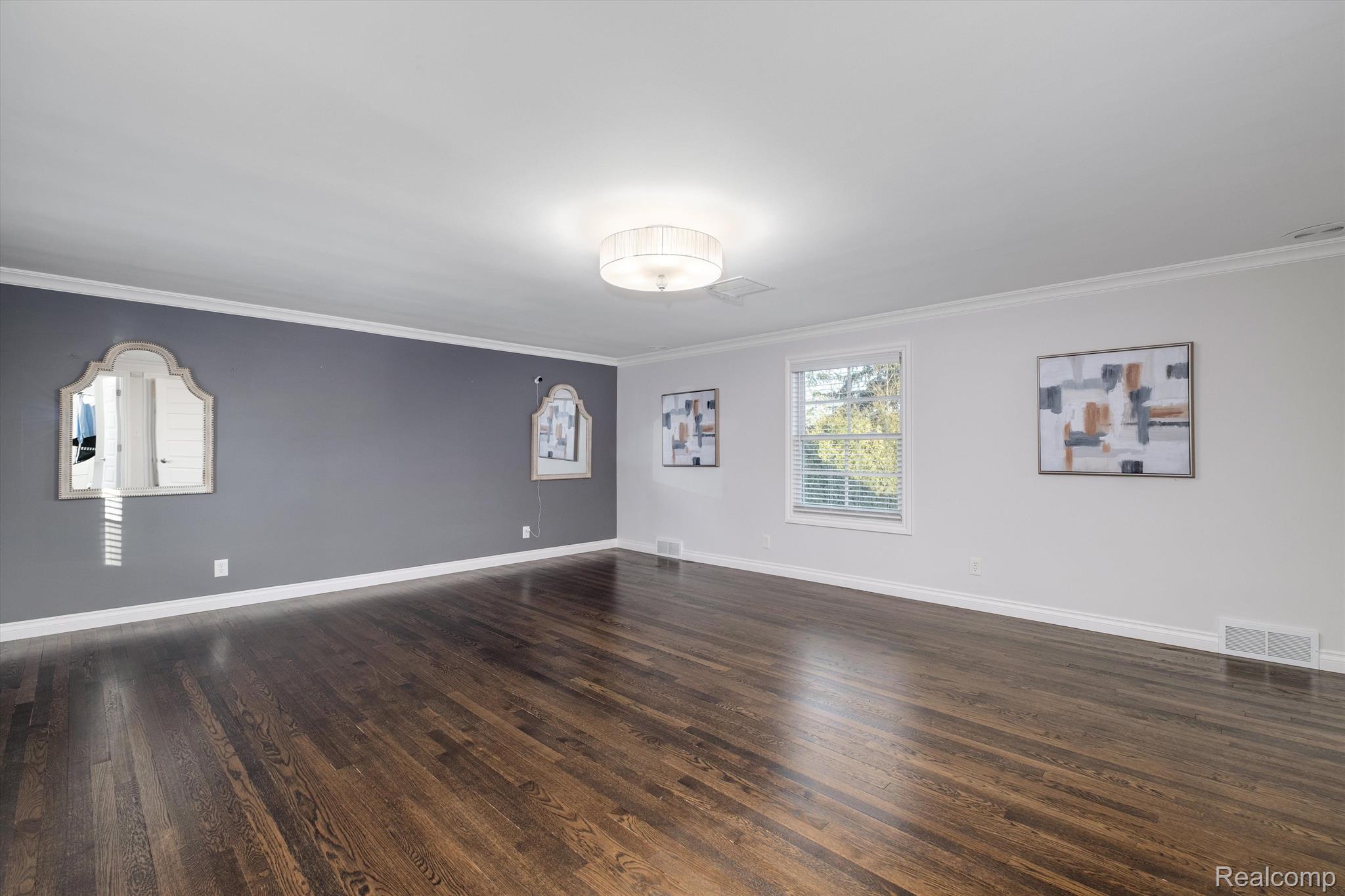 800 SUNNINGDALE Drive