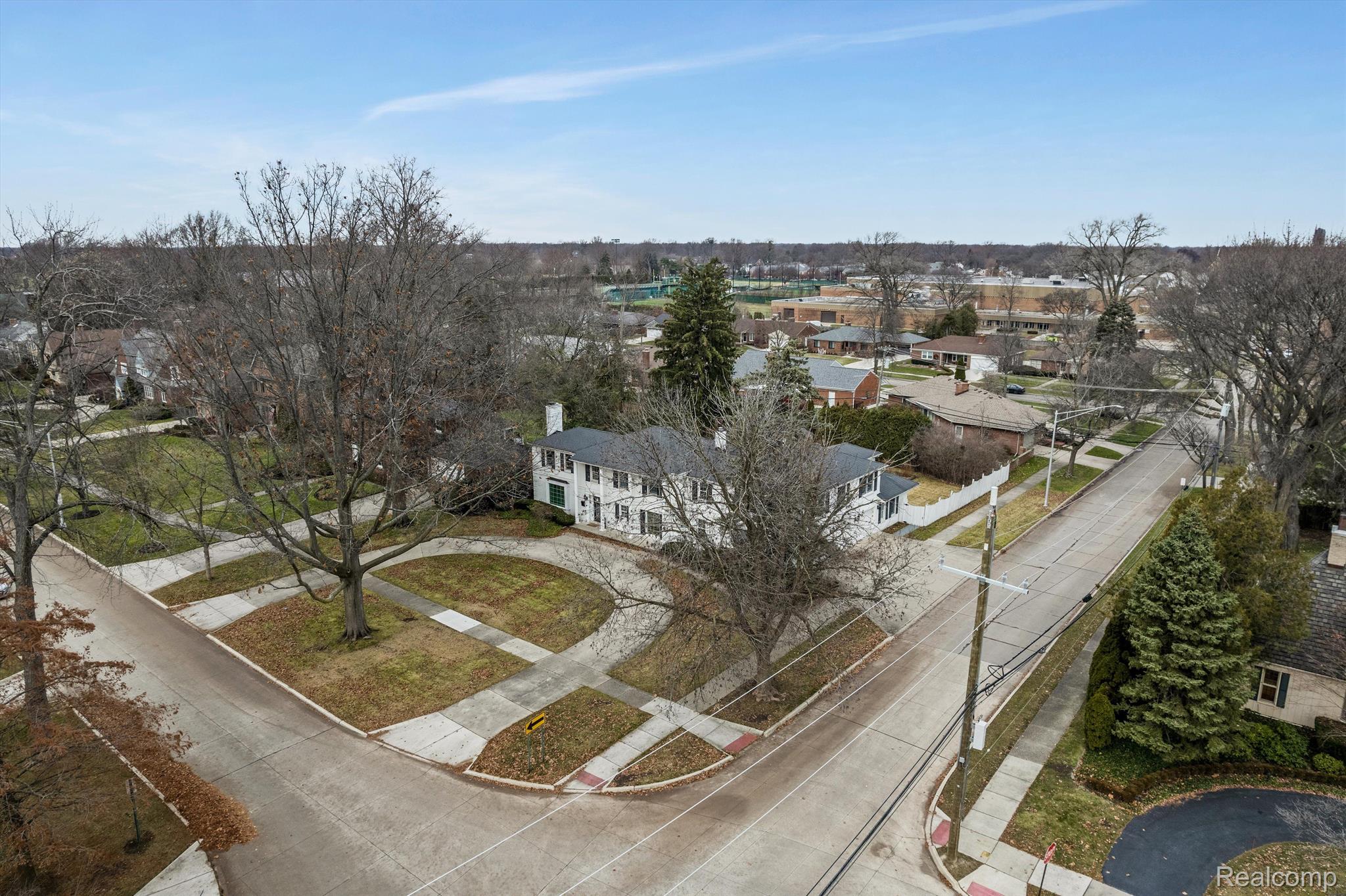 800 SUNNINGDALE Drive