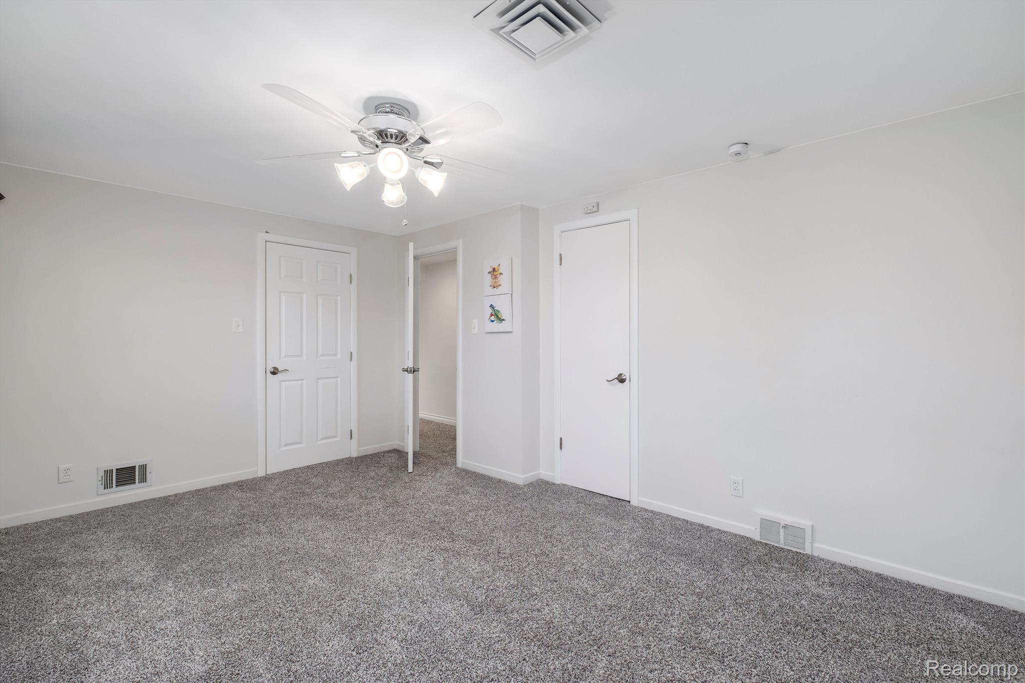 800 SUNNINGDALE Drive