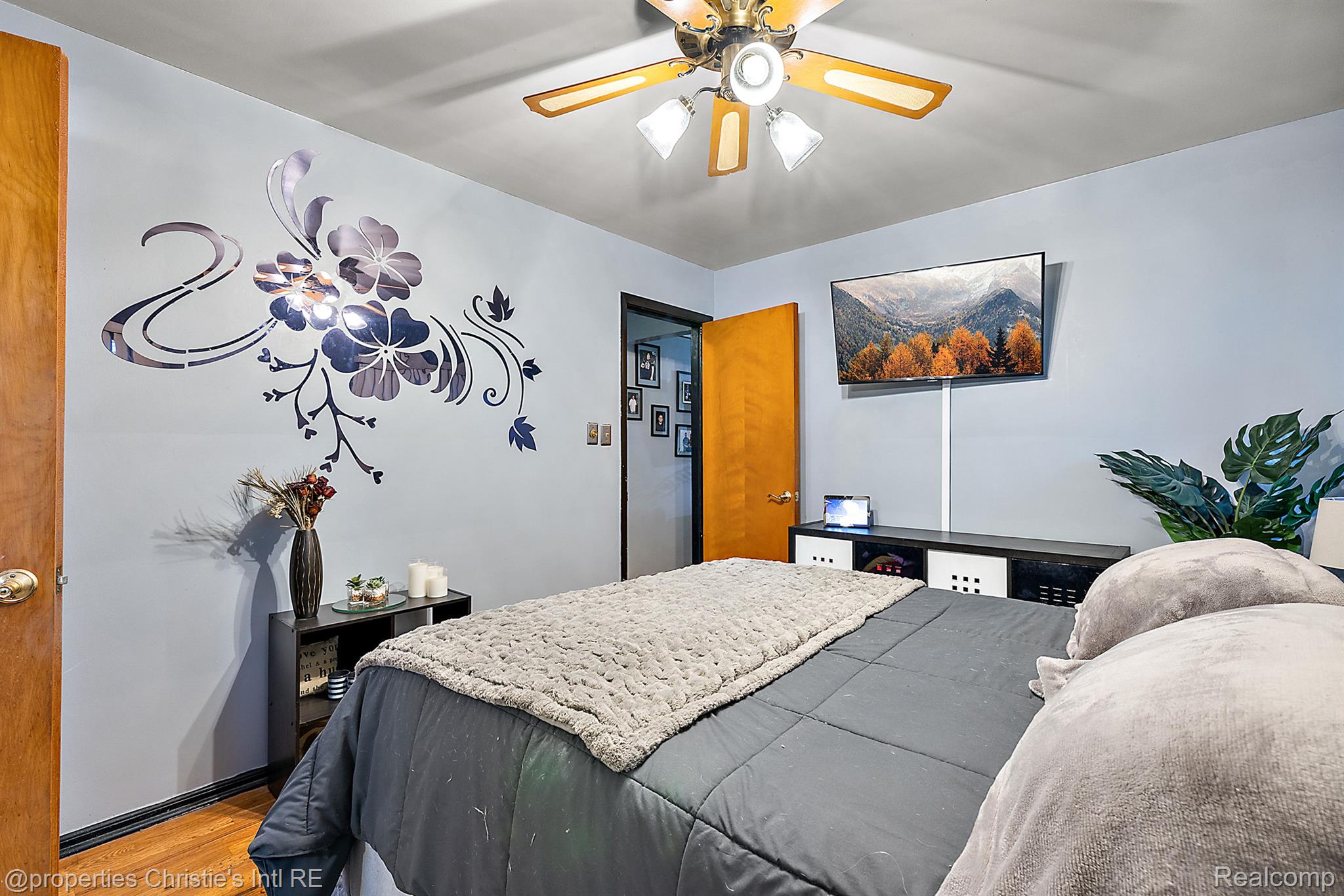 18495 STEPHENS Drive