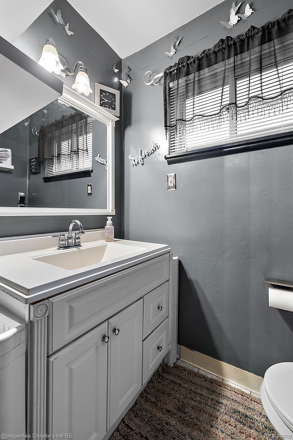 18495 STEPHENS Drive