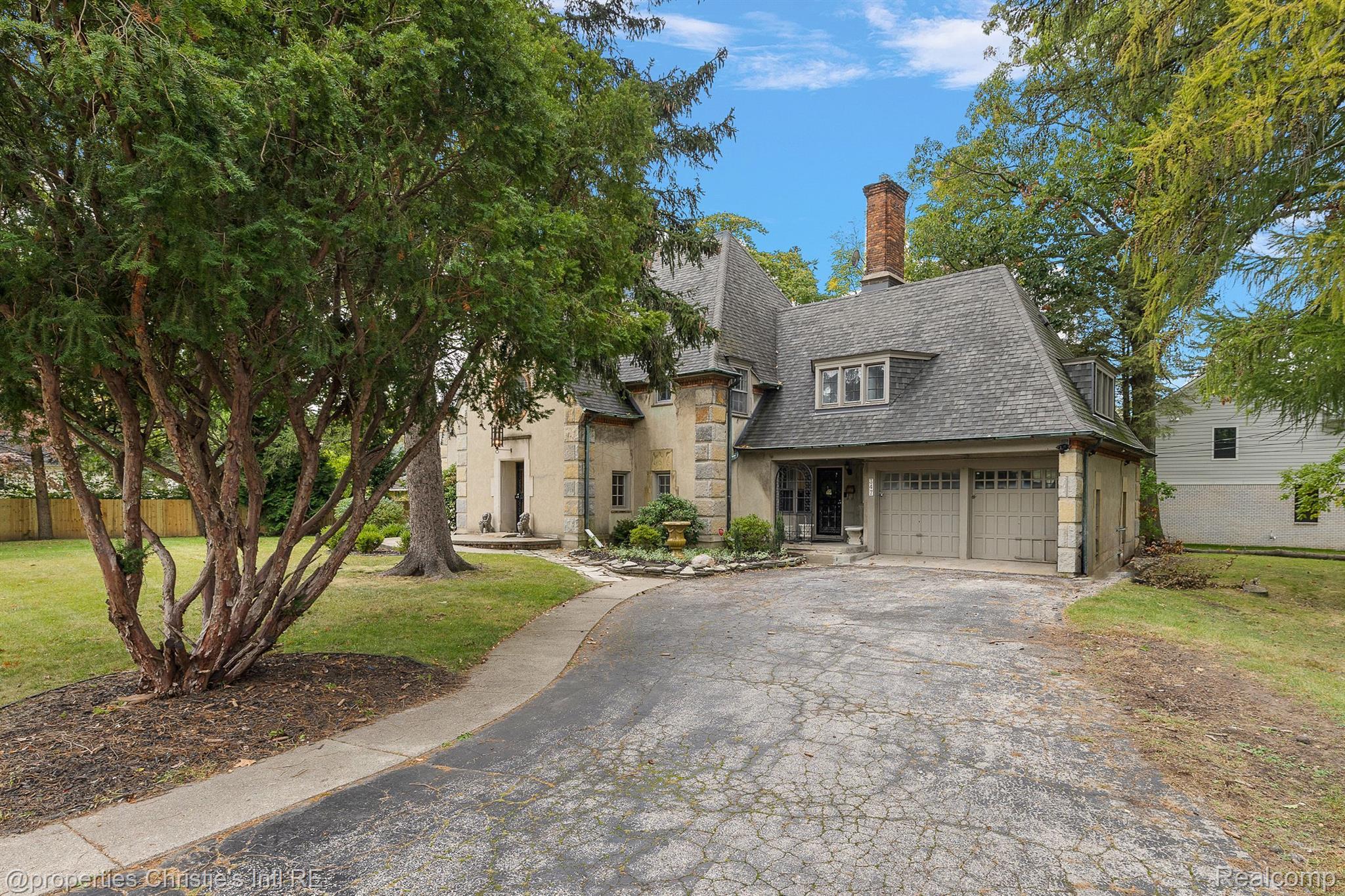 347 Kercheval Avenue