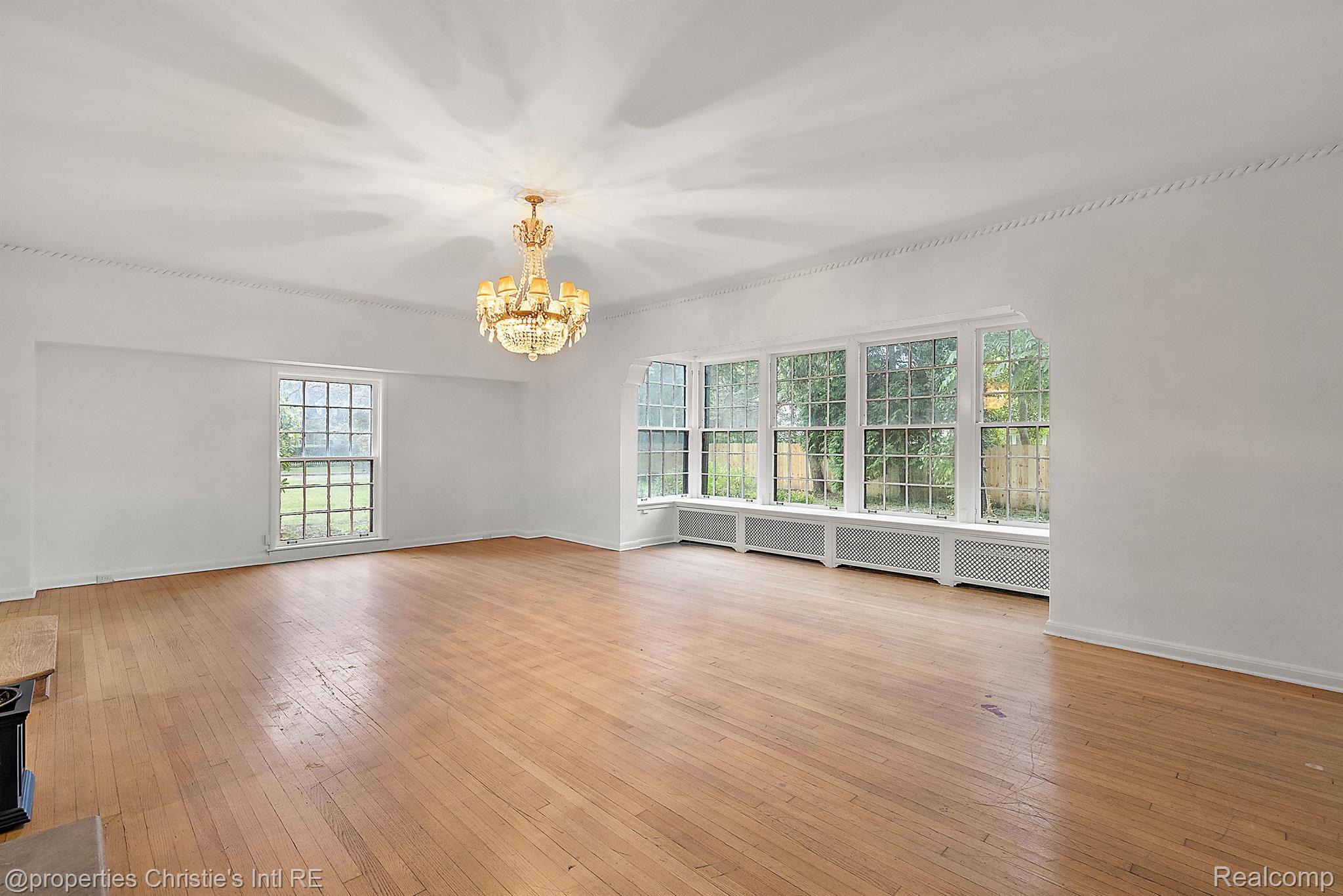 347 Kercheval Avenue
