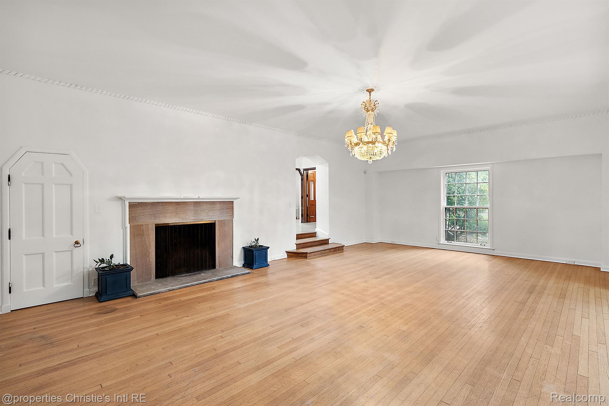 347 Kercheval Avenue