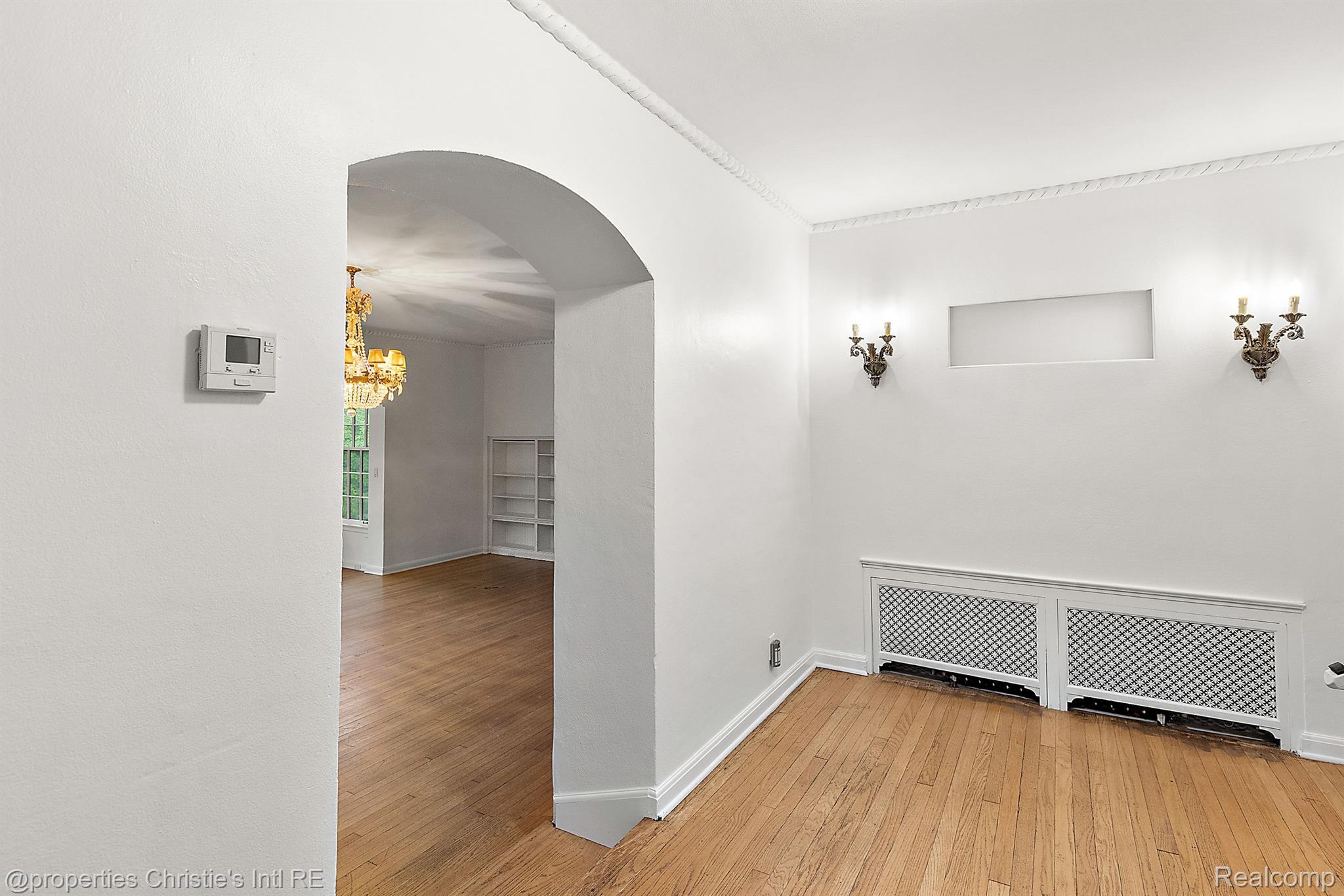 347 Kercheval Avenue