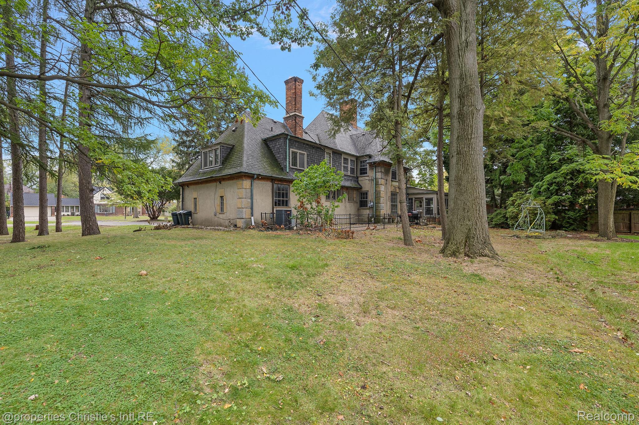347 Kercheval Avenue