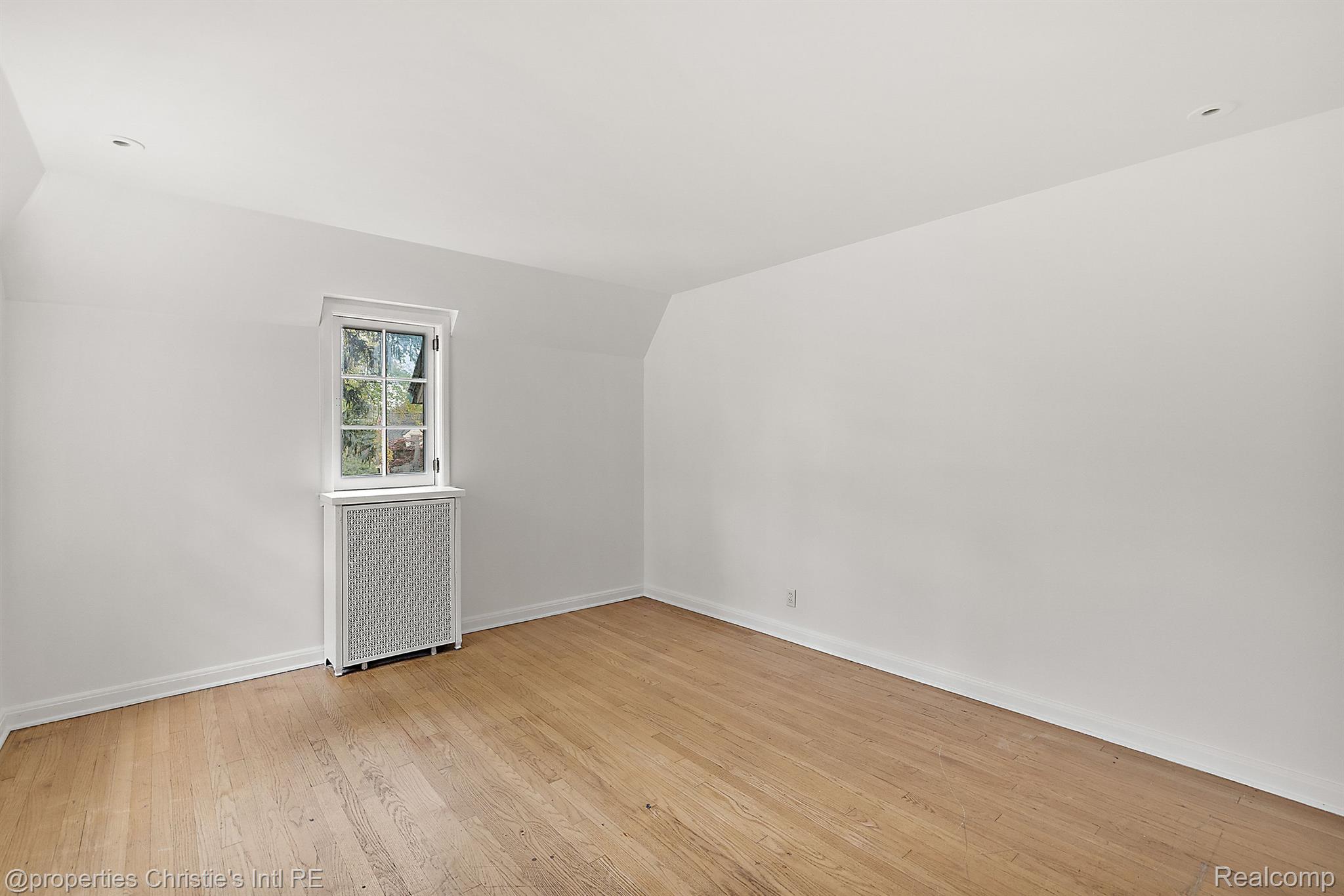 347 Kercheval Avenue