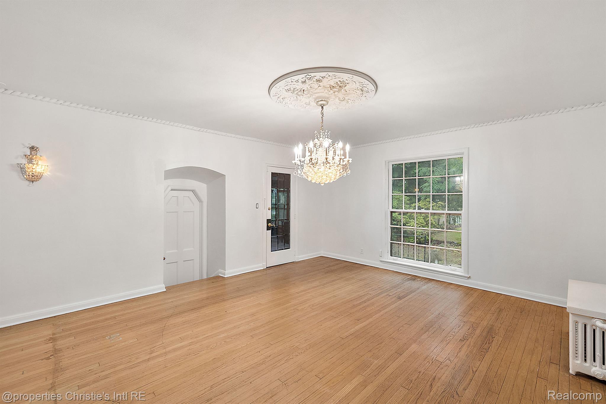 347 Kercheval Avenue