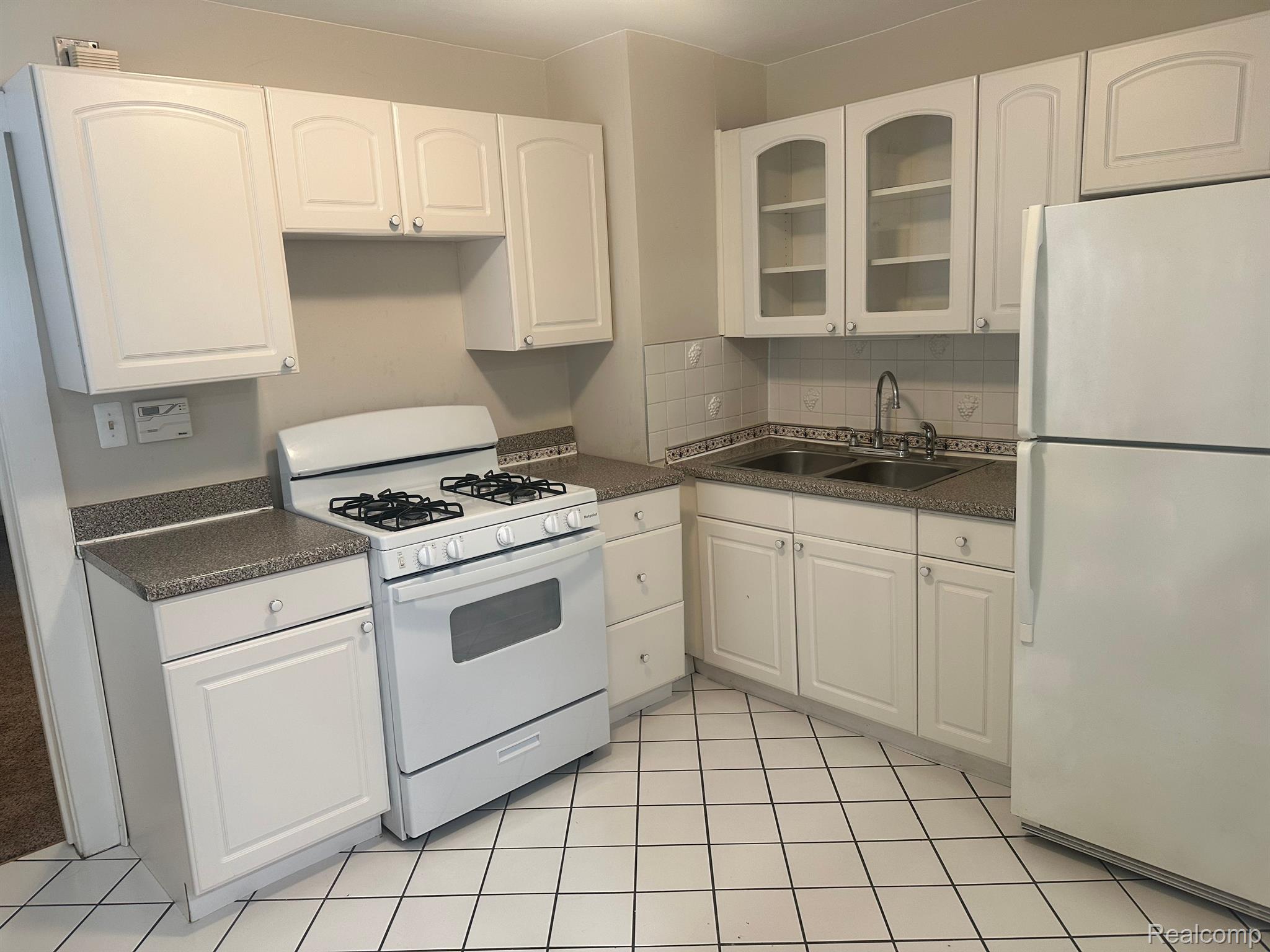 124 MUIR - LOWER UNIT Road