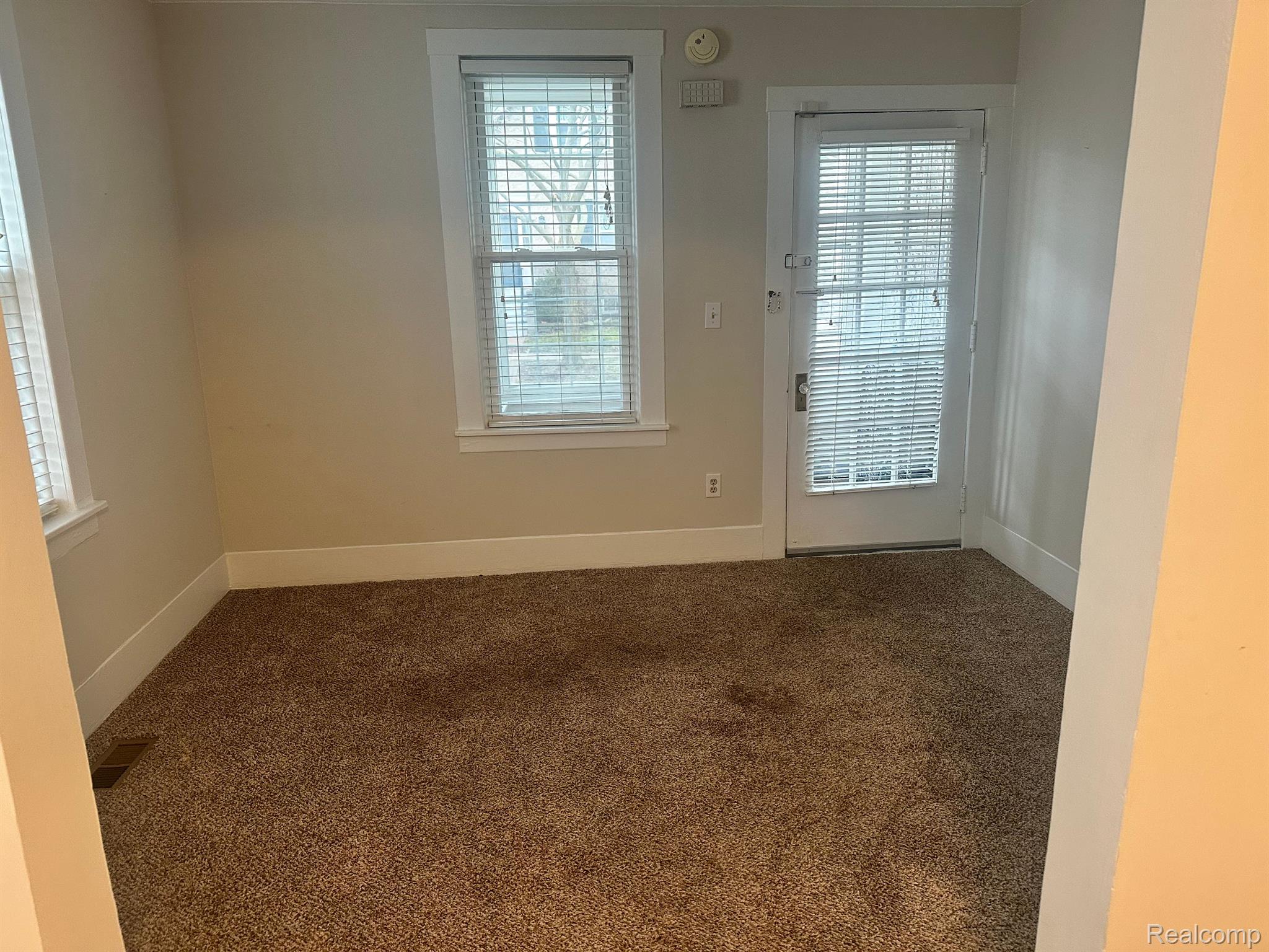 124 MUIR - LOWER UNIT Road