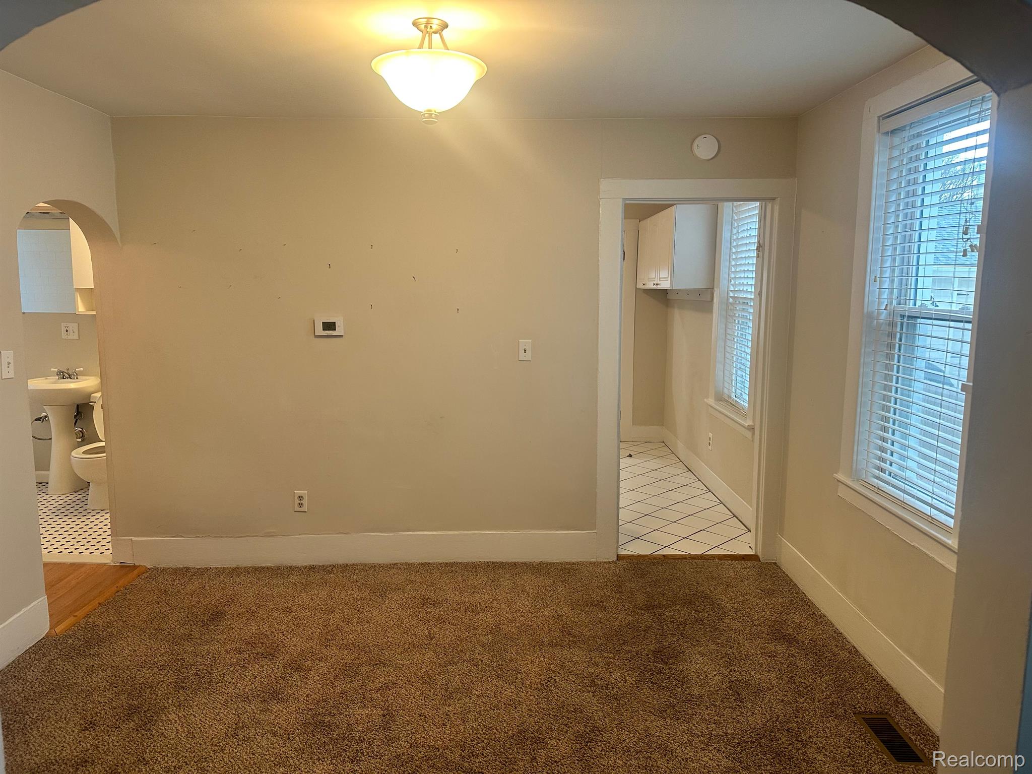 124 MUIR - LOWER UNIT Road
