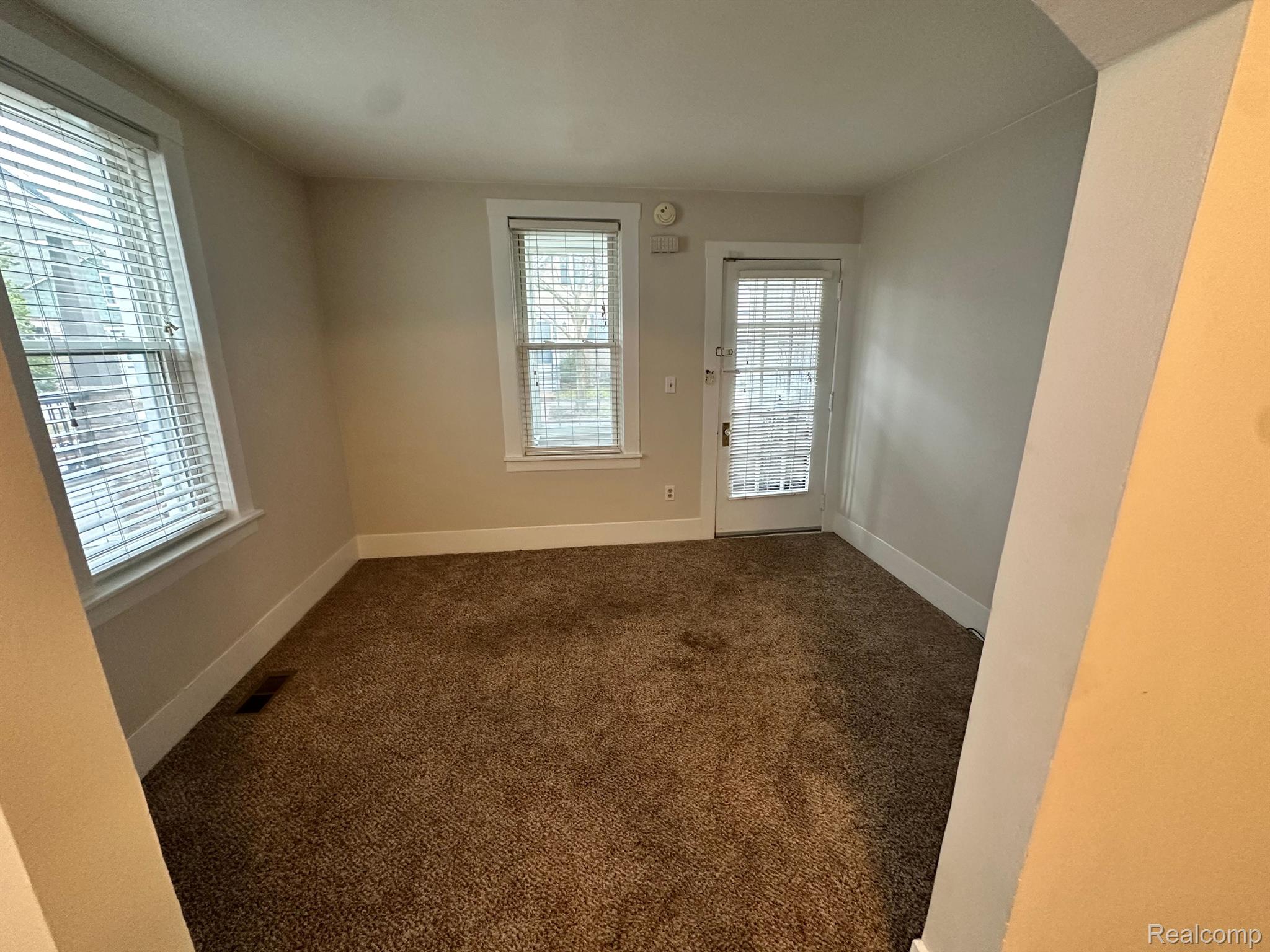 124 MUIR - LOWER UNIT Road