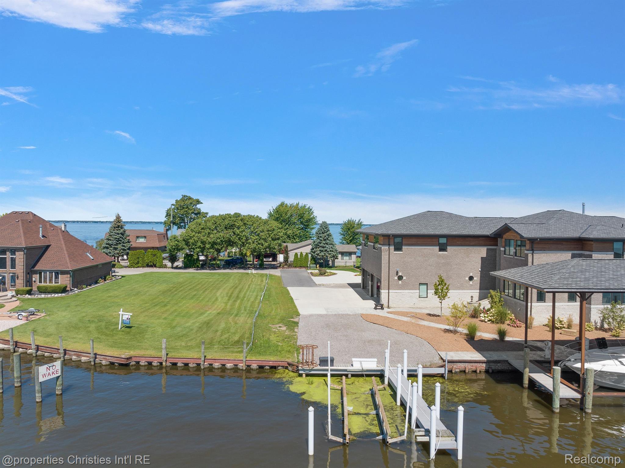33168 N RIVER Road