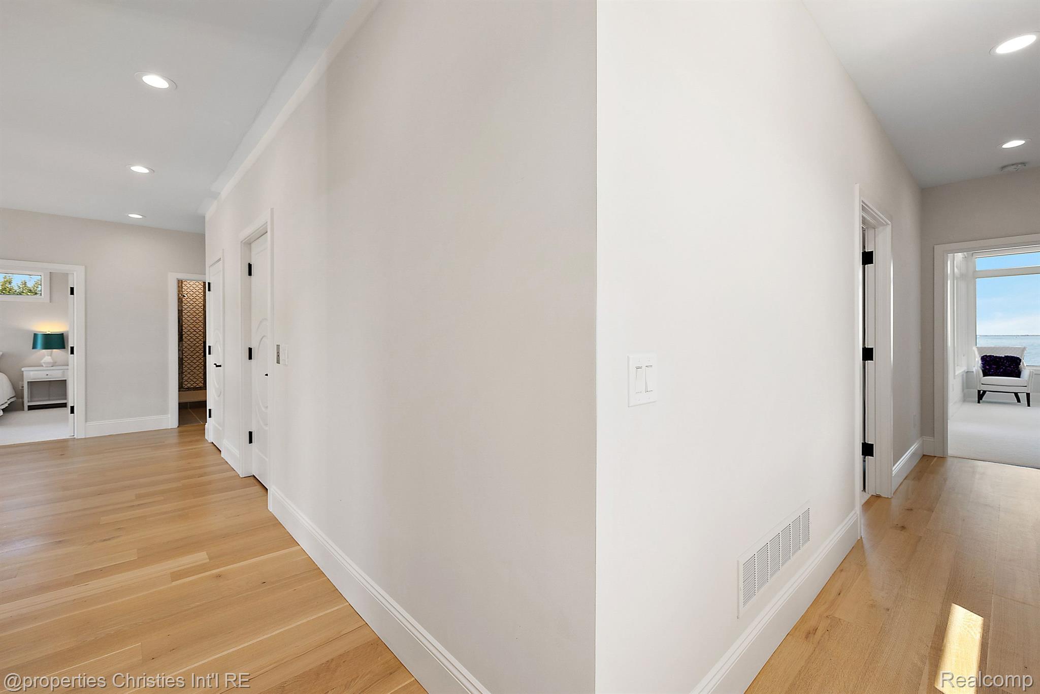 33168 N RIVER Road