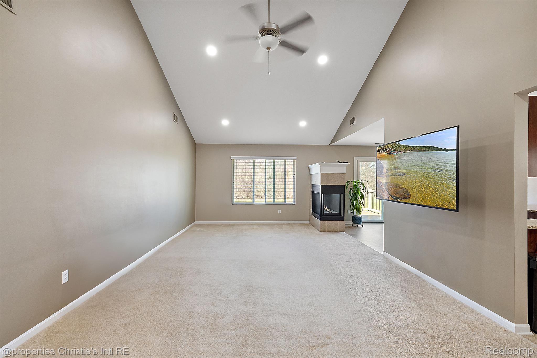 29499 WOODPARK Circle