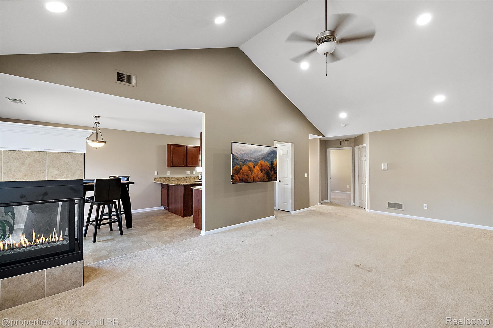 29499 WOODPARK Circle