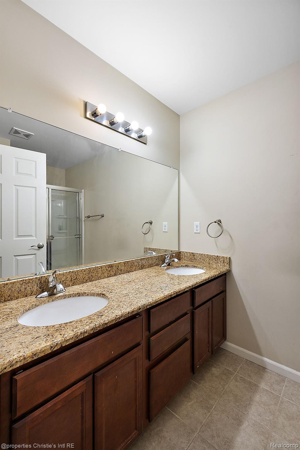 29499 WOODPARK Circle