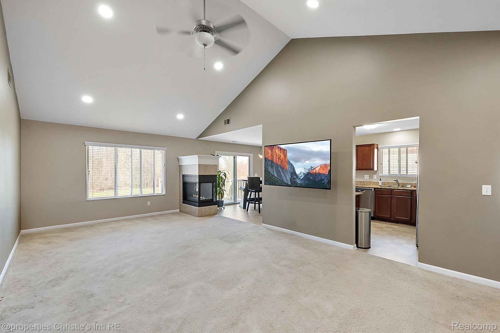 29499 WOODPARK Circle