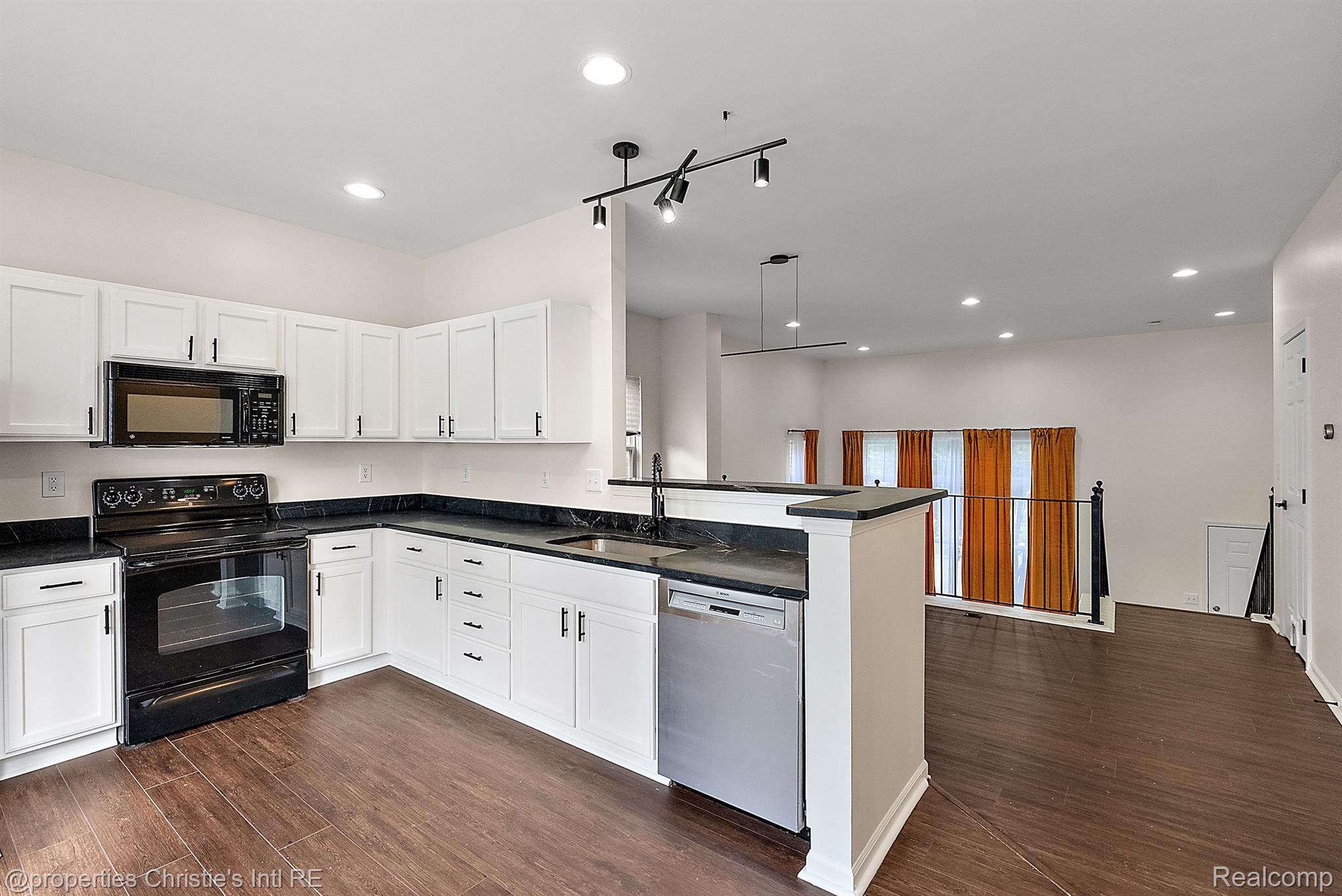 298 E PALMER Street 26