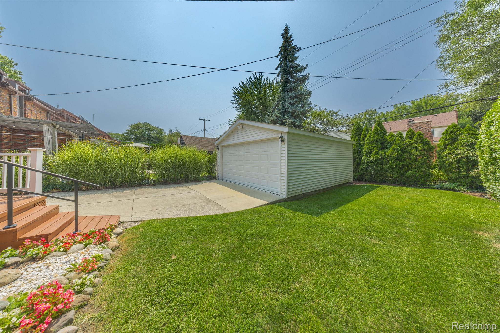 413 MCKINLEY Avenue