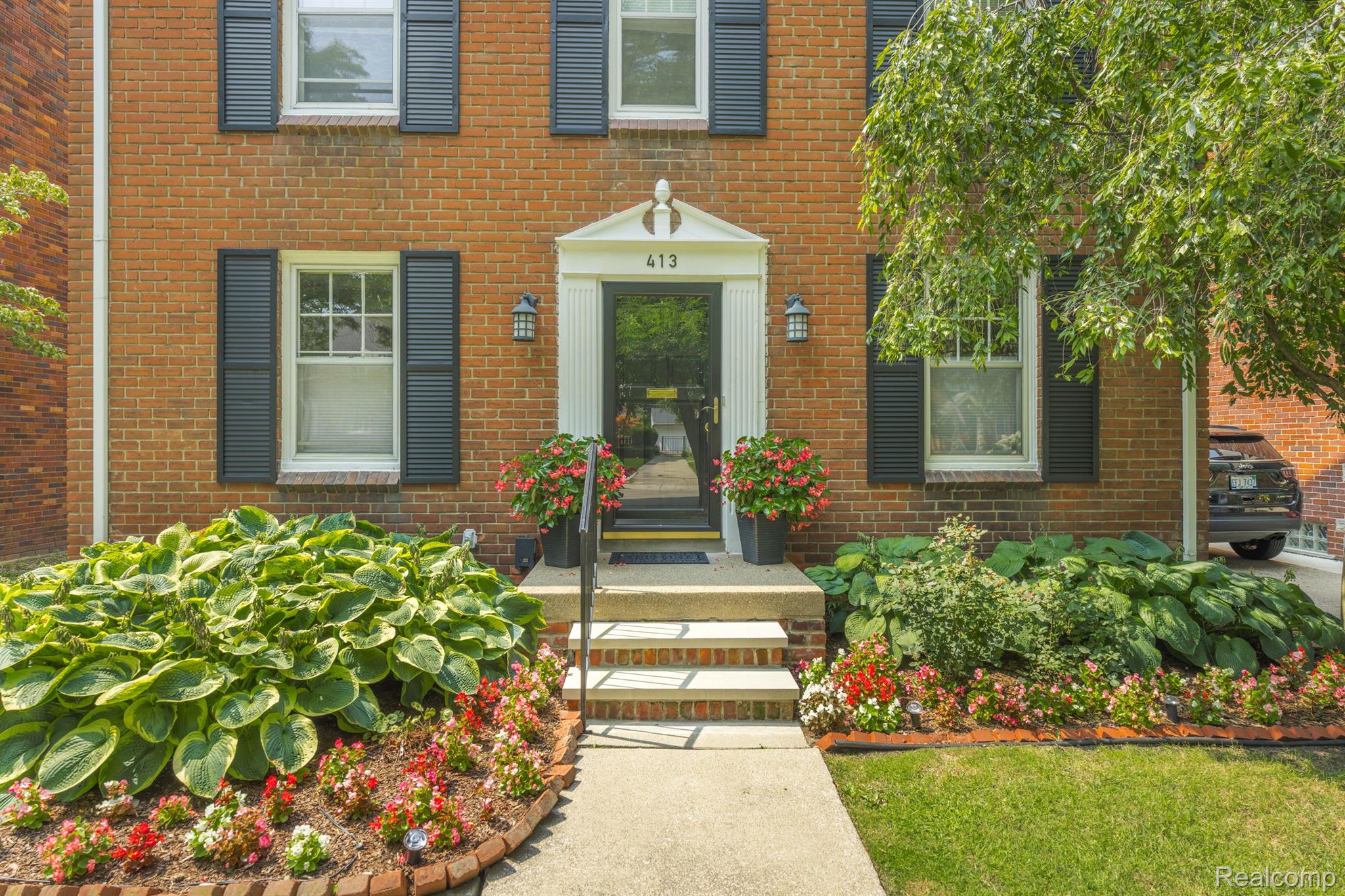 413 MCKINLEY Avenue