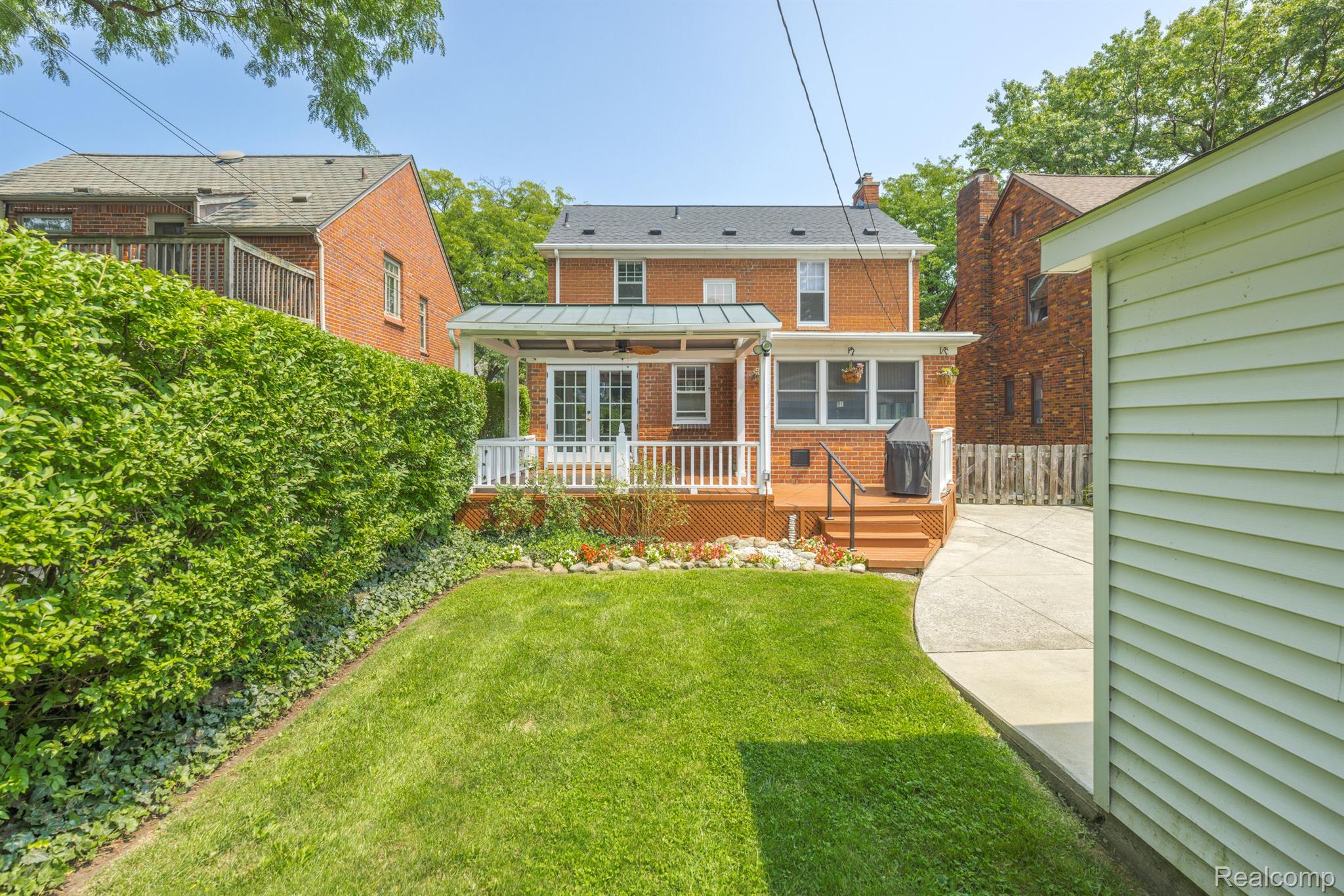 413 MCKINLEY Avenue