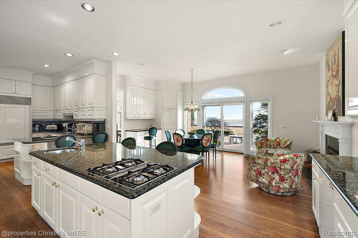 15440 WINDMILL POINTE Drive
