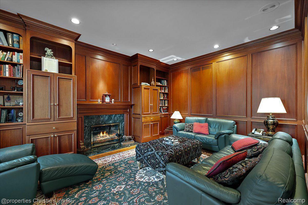 15440 WINDMILL POINTE Drive