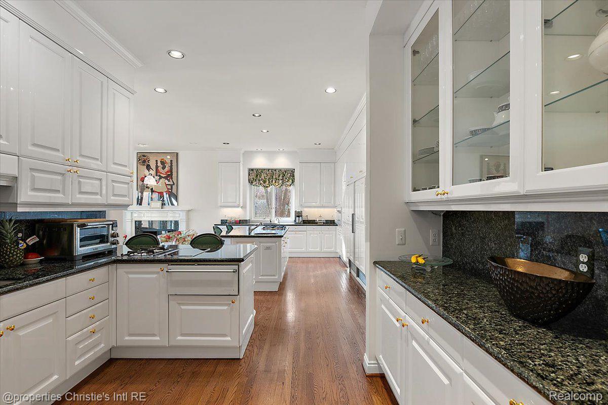 15440 WINDMILL POINTE Drive