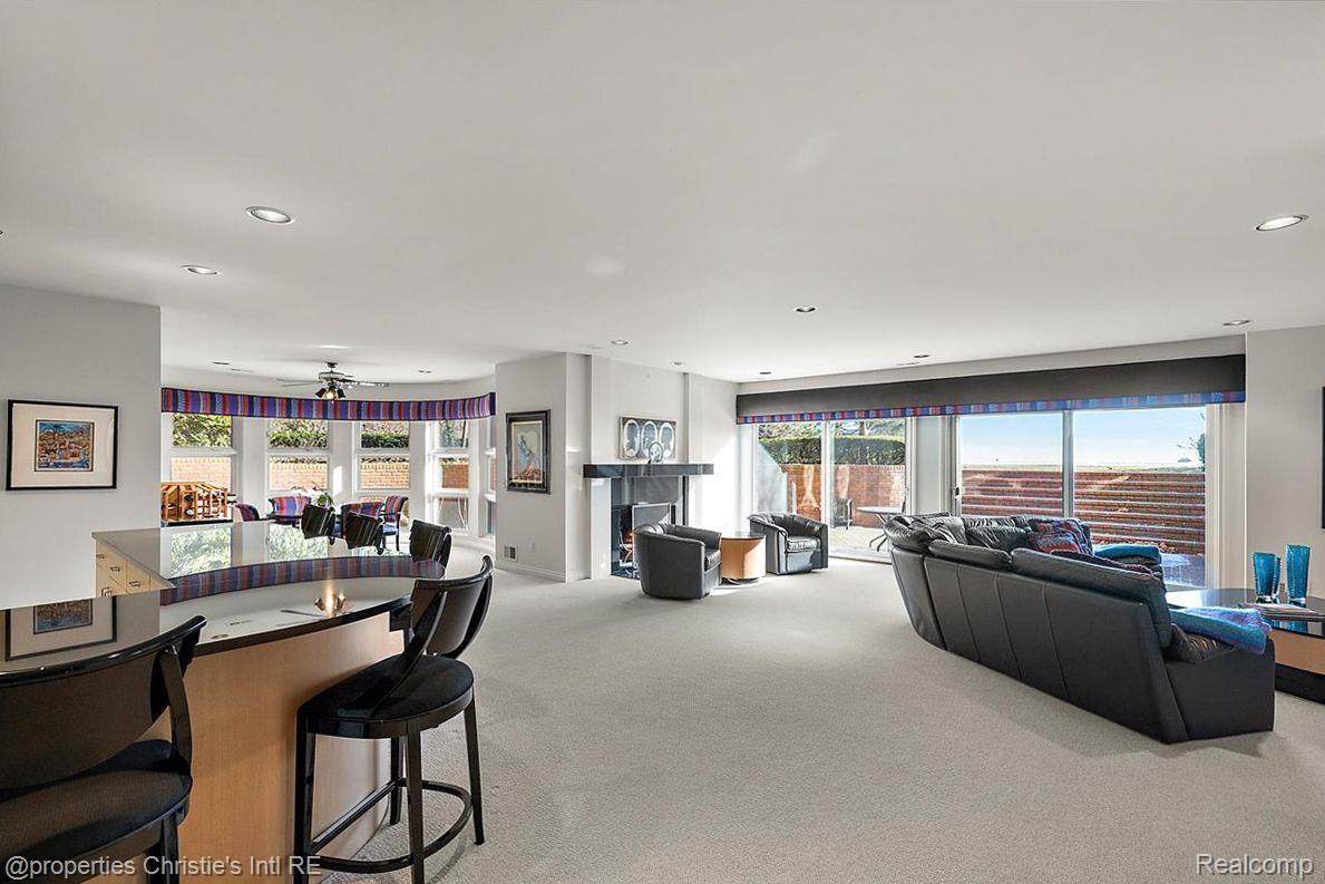 15440 WINDMILL POINTE Drive