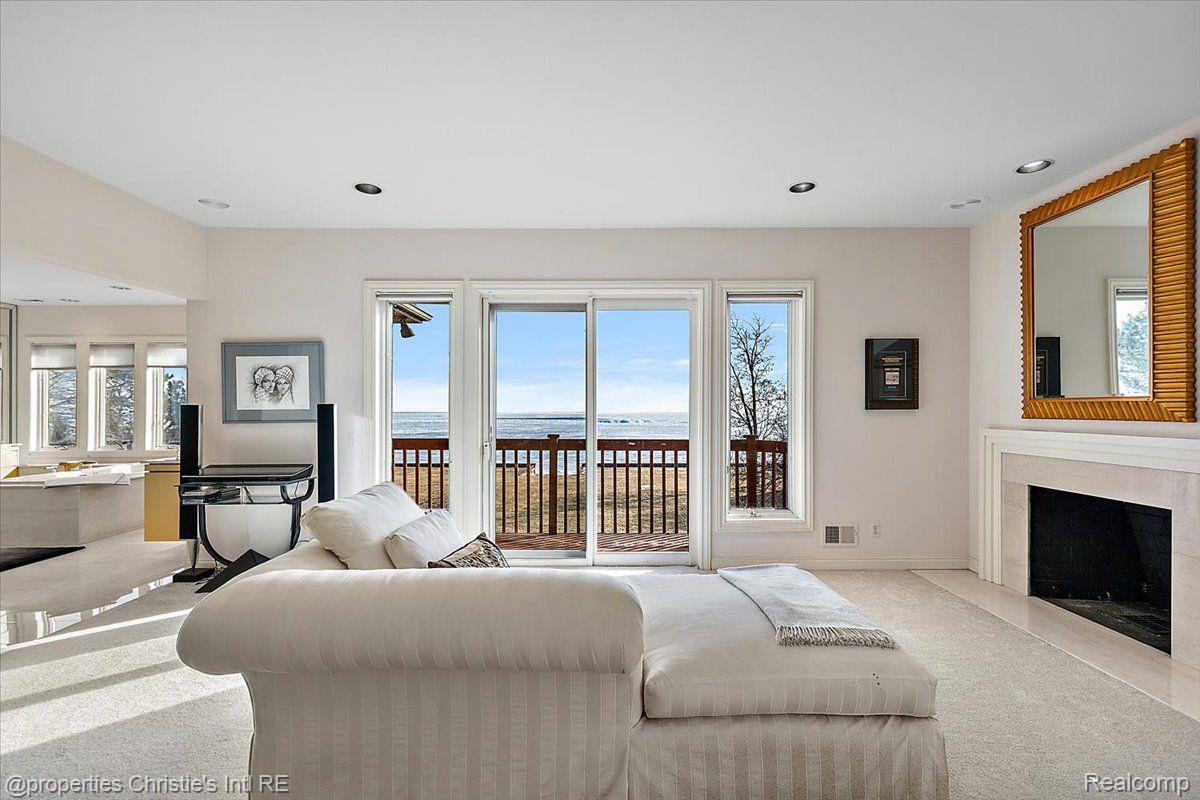 15440 WINDMILL POINTE Drive