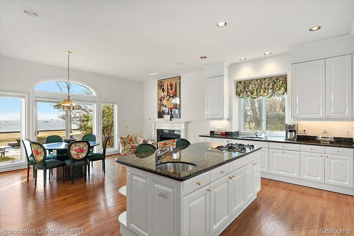 15440 WINDMILL POINTE Drive