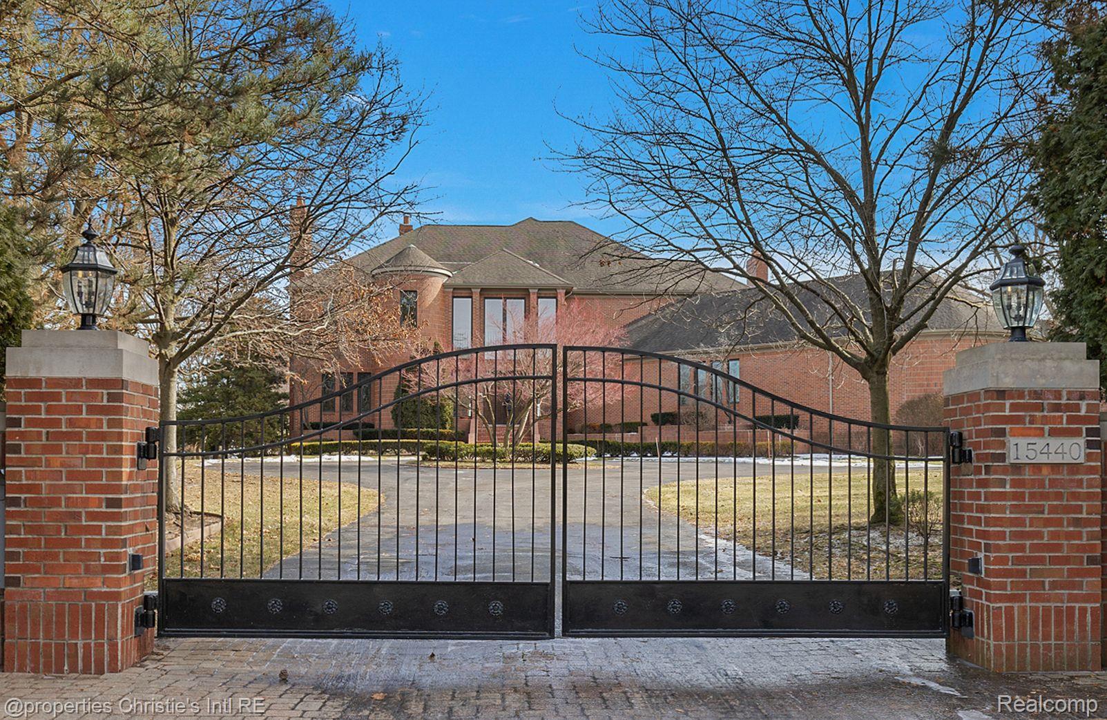 15440 WINDMILL POINTE Drive
