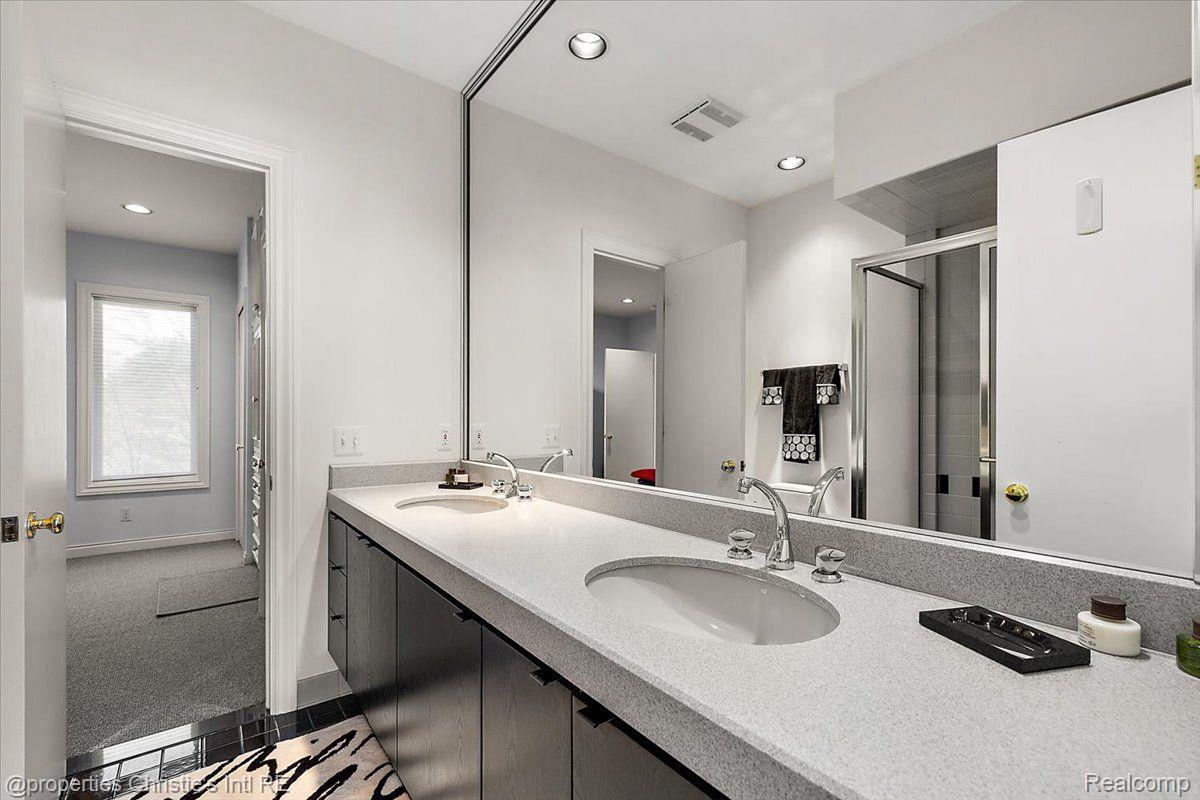 15440 WINDMILL POINTE Drive