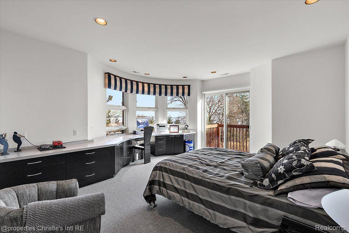 15440 WINDMILL POINTE Drive