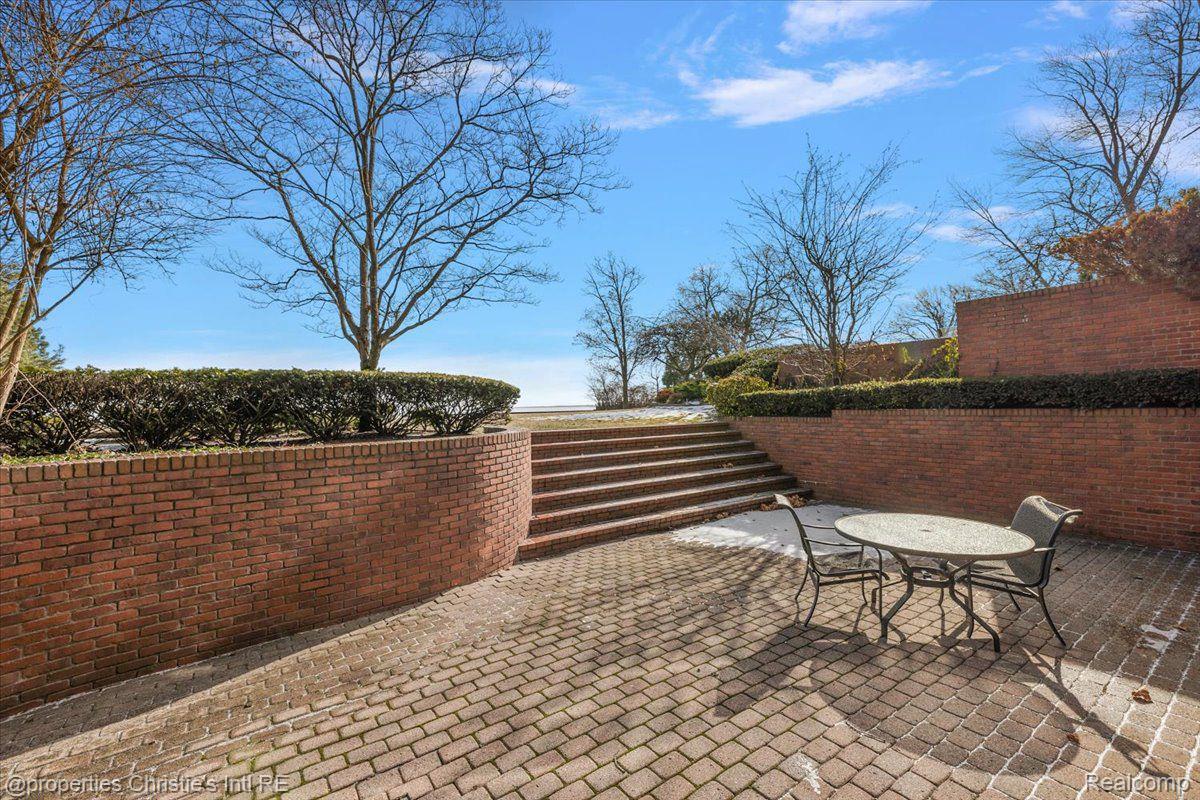 15440 WINDMILL POINTE Drive