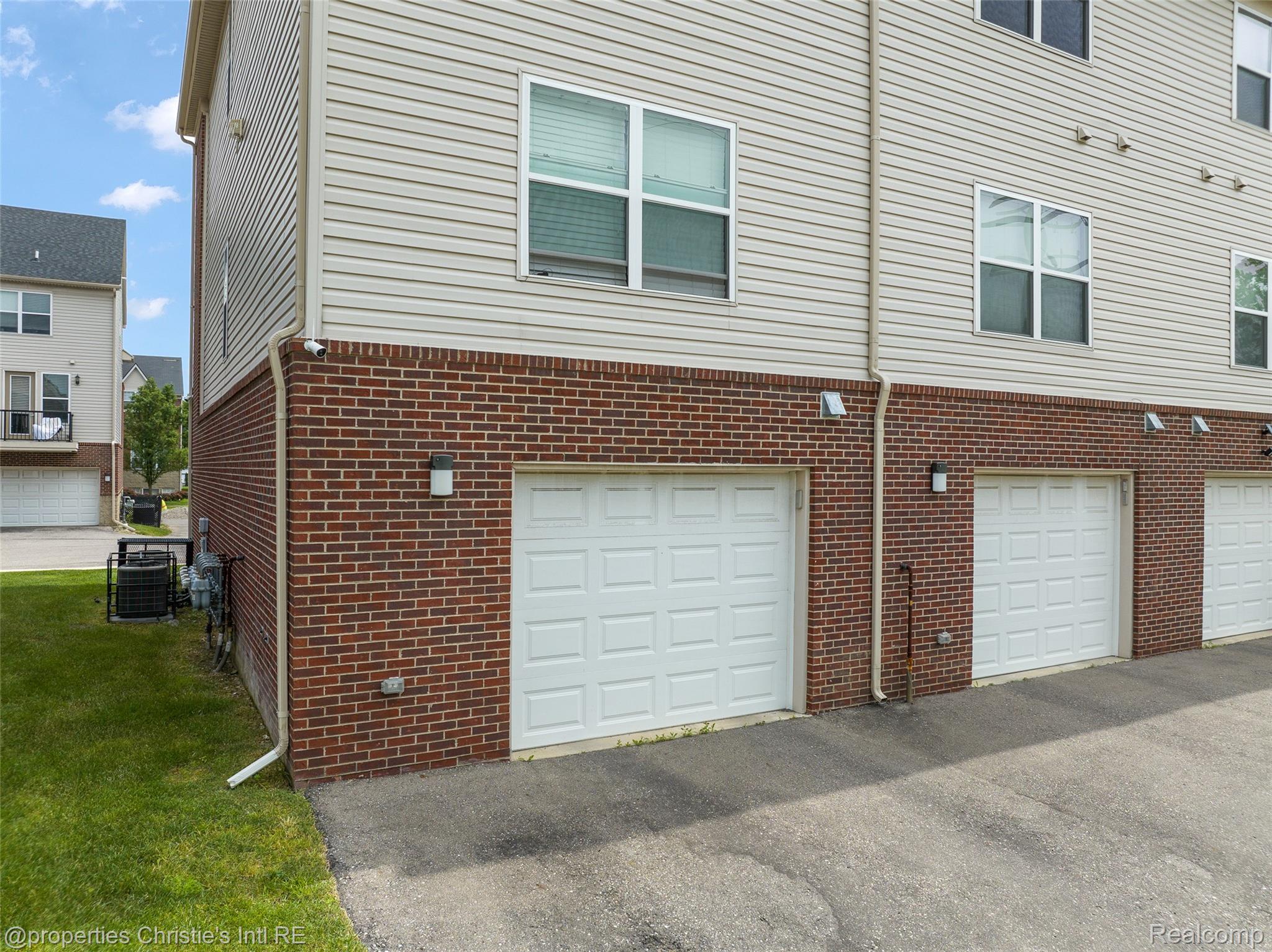 275 E Palmer Street